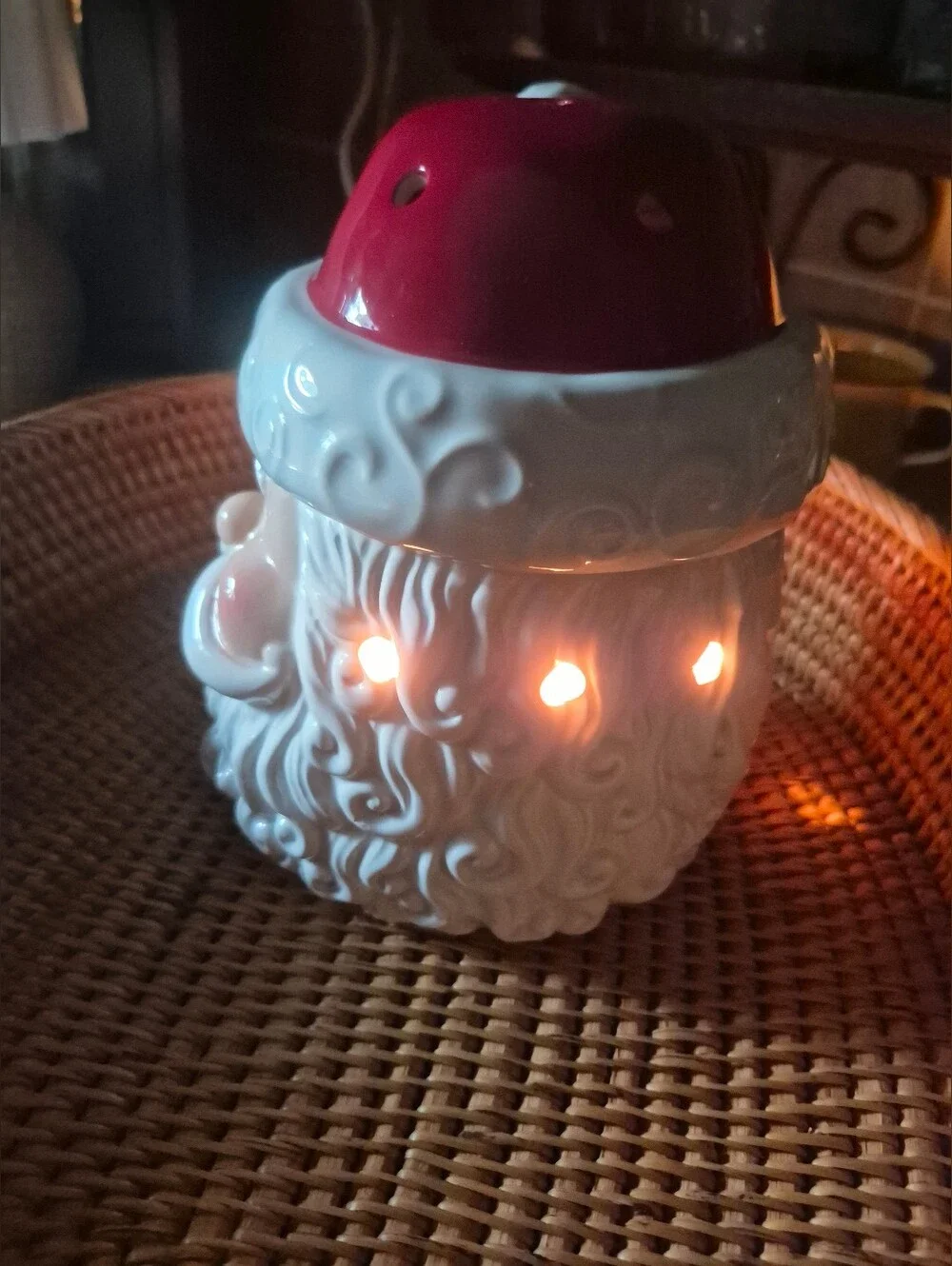 Scentsy Ceramic Santa Warmer in Red and White